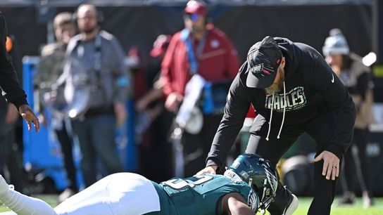 Eagles lose edge Nolan Smith to concussion (NFL). Photo by Eric Hartline