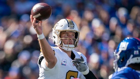 Saints build big lead, then need to hold off Giants for win (NFL). Photo by Julian Leshay Guadalupe