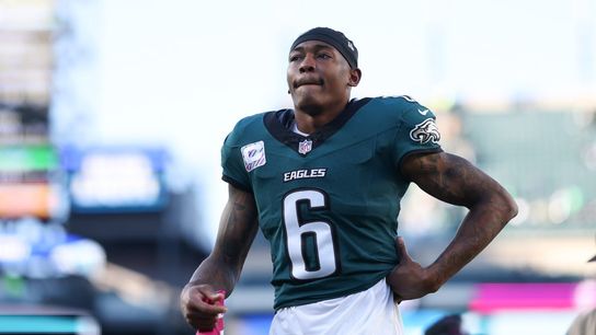 Eagles WRs DeVonta Smith, Dontayvion Wicks not spotted at practice (NFL)