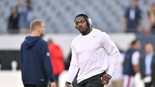 Patriots WR A.J. Brown, RB TreVeyon Henderson out vs. Dolphins (NFL)