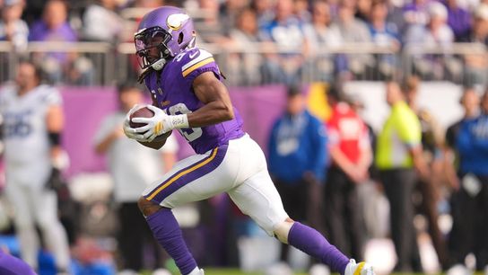 Week 7 injury roundup: Vikings’ Aaron Jones aggravates knee injury (NFL). Photo by Brad Rempel
