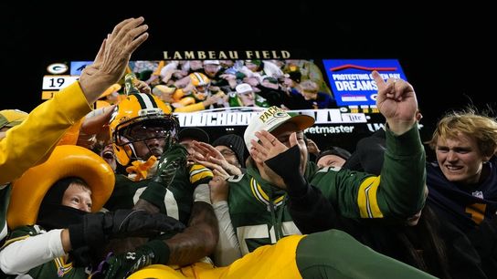 Packers ride Jordan Love's 3 TD tosses to victory over Panthers (NFL)