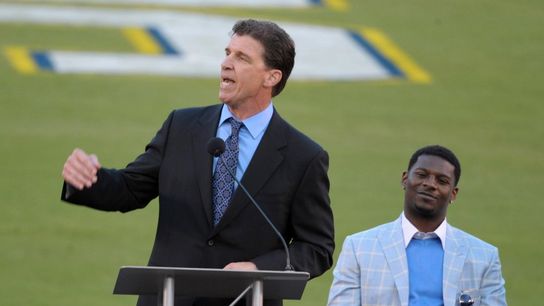 Chargers great, college Hall of Famer Billy Ray Smith Jr. dies at 64 (NFL)