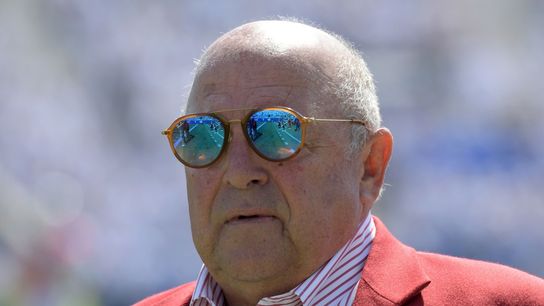 Wisconsin AD Barry Alvarez to retire (College Football)