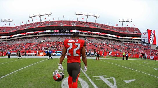 Oakland PD confirm Doug Martin unresponsive in custody (NFL)