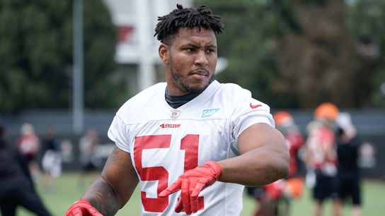 Browns sign LB Smith, MVP of Super Bowl XLVIII (NFL)