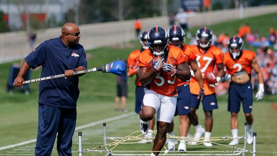 Broncos RBs coach tests positive, not with team (NFL)