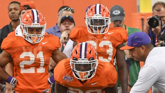 Clemson OC Elliott to miss Sugar Bowl due to COVID protocols (College Football)