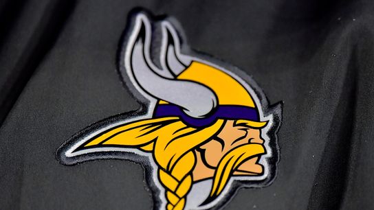 DT Hall fails Vikings physical, released by Raiders (NFL)
