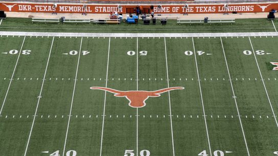 5-star OL Devon Campbell signs with Texas (College Football)