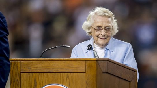 Bears to honor Virginia Halas McCaskey, Steve McMichael (NFL)