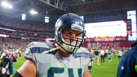 J.R. Sweezy signs one-day contract with Seahawks, retires (NFL)