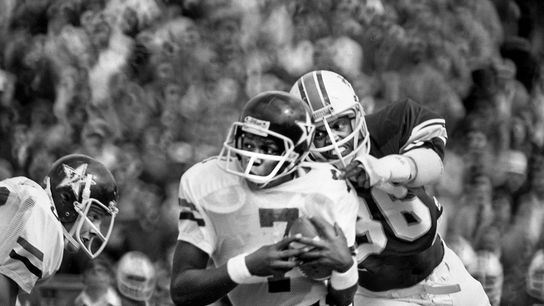 Van Heflin, who broke QB color barrier at Vanderbilt, dies at 62 (College Football)