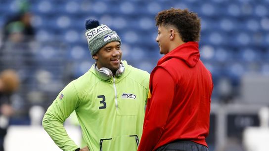 Mahomes closing gap on Wilson in MVP race (NFL)