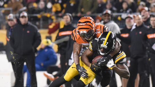 Falcons announce signing of CB Dennard (NFL)