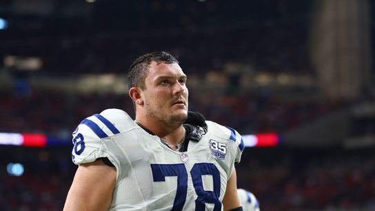 Reports: Colts make Kelly NFL's highest-paid center (NFL)