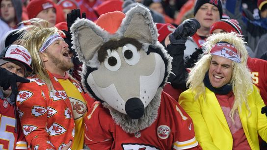 Chiefs ban headdresses, reviewing 'Arrowhead Chop' (NFL)
