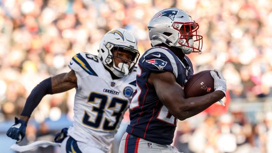 Patriots start with Chargers on L.A. swing (NFL)