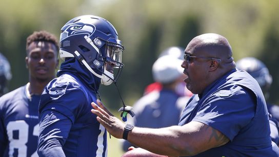 Seahawks promote Clint Hurtt to defensive coordinator (NFL)