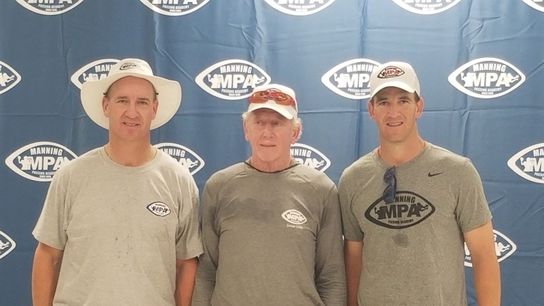 Reports: Top 2023 QB Arch Manning visiting Alabama (College Football)