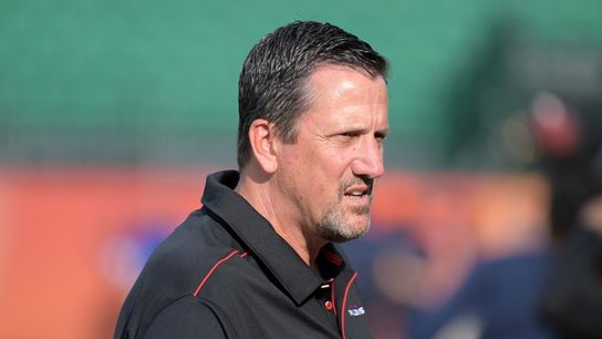 Report: Jets assistant Greg Knapp in critical condition after bike accident (NFL)