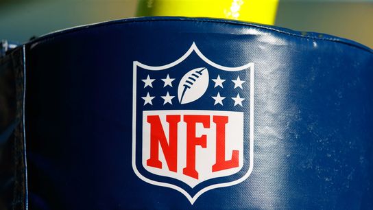 Pro Football Hall of Fame CB Adderley dies (NFL)
