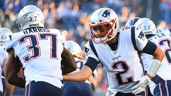 Report: Patriots RB Harris (hand) questionable for opener (NFL)