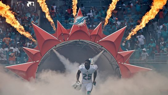 Dolphins place CB Howard on reserve/COVID-19 list (NFL)