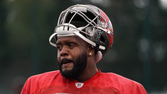 Bucs LT Smith out Sunday due to quarantine (NFL)