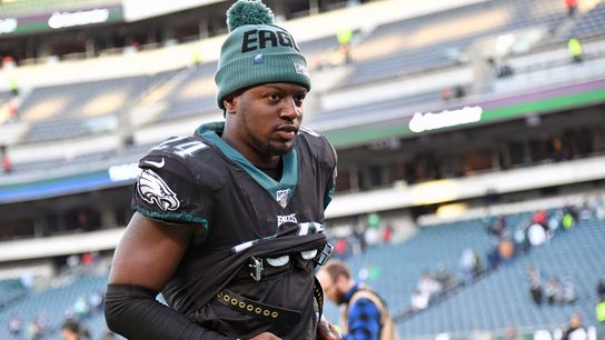 Eagles activate RB Howard from practice squad (NFL)