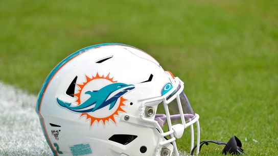 Five Miami coaches out due to COVID-19 protocols (NFL)