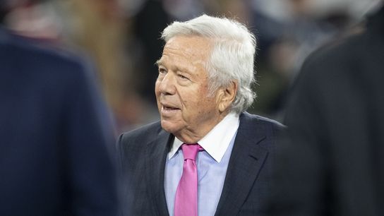 Prosecutors drop sex charge against Patriots' Kraft (NFL)