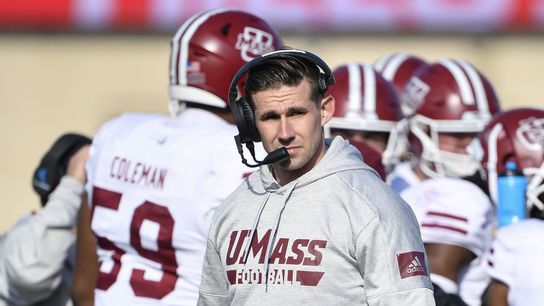 UMass fires Walt Bell after 2-23 mark at school (College Football)