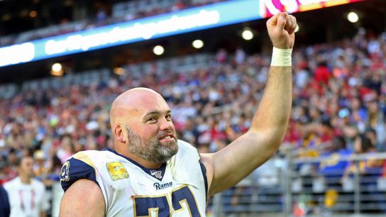 Rams LT Whitworth carted off with knee injury (NFL)