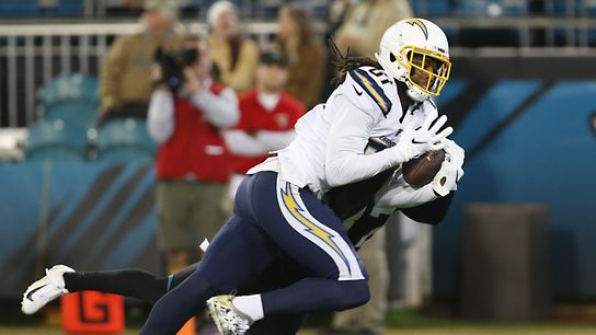 Reports: Chargers WR Williams nursing shoulder injury (NFL)