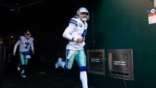 Fourth QB to start for Dallas (NFL)