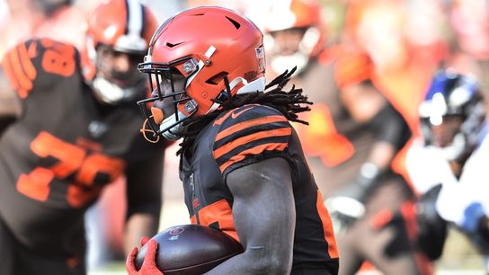 Browns RB Hunt agrees to two-year extension (NFL)