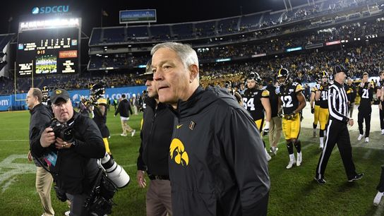 Iowa rejects demands of ex-players who allege racial discrimination (College Football)