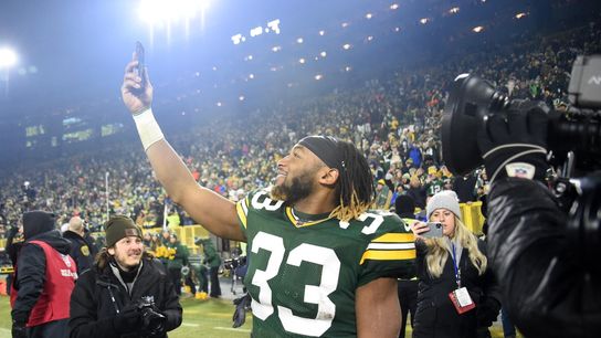 Aaron Jones: Agent, Packers still discussing new deal (NFL)