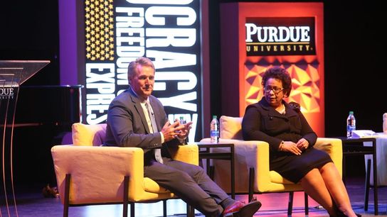 Northwestern hires ex-AG Loretta Lynch to conduct probe (College Football)