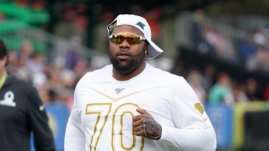 Report: 5-time Pro Bowl G Trai Turner visits Steelers (NFL)