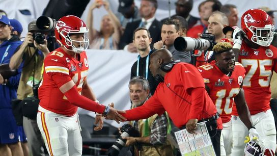 Reports: Texans want to interview Chiefs OC Eric Bieniemy (NFL)