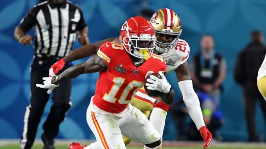 Chiefs WR Hill nursing minor hamstring injury (NFL)