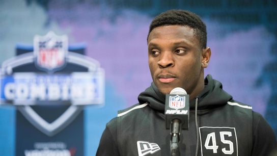 Eagles WR Reagor injures shoulder; Wentz day-to-day (NFL)