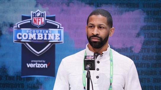 Browns sign DT with troubled past Malik McDowell (NFL)