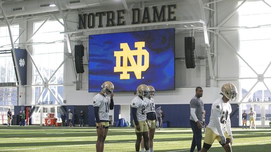 Kelly says Notre Dame making changes amid outbreak (College Football)