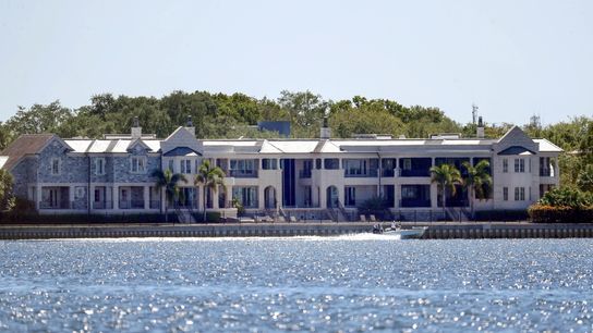 Jeter to sell mansion that Brady is renting (NFL)