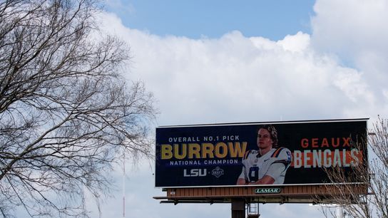 No. 1 pick Burrow signs Bengals contract (NFL)