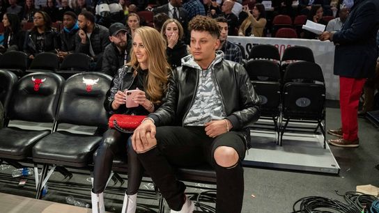 Chiefs' Mahomes has a two-ring night (NFL)