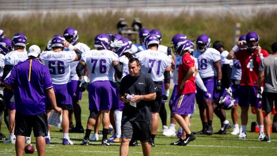Vikings OC Gary Kubiak announces retirement (NFL)